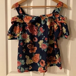 🛍 blouse shows shoulder🛍